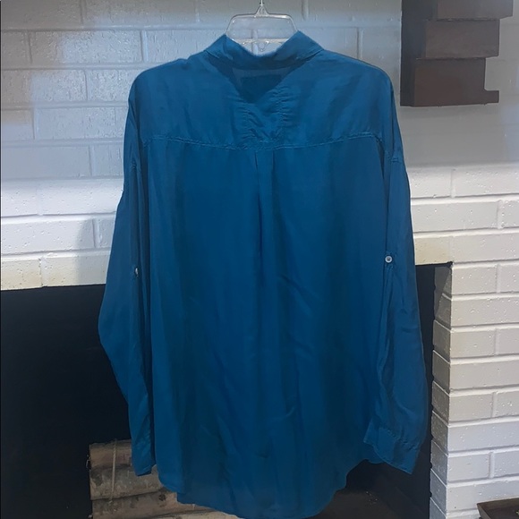 Pete & Greta Button up Top - Picture 2 of 4